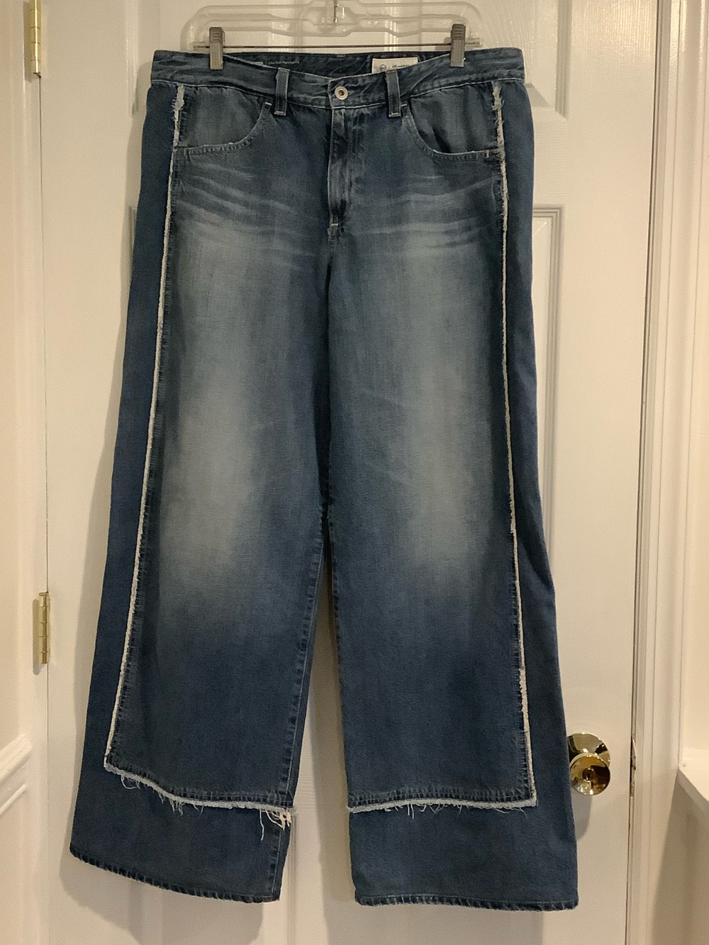 AG Adria Low Rise Paneled Fit Frayed  100% Cotton Medium Wash Wide Leg Jeans 31